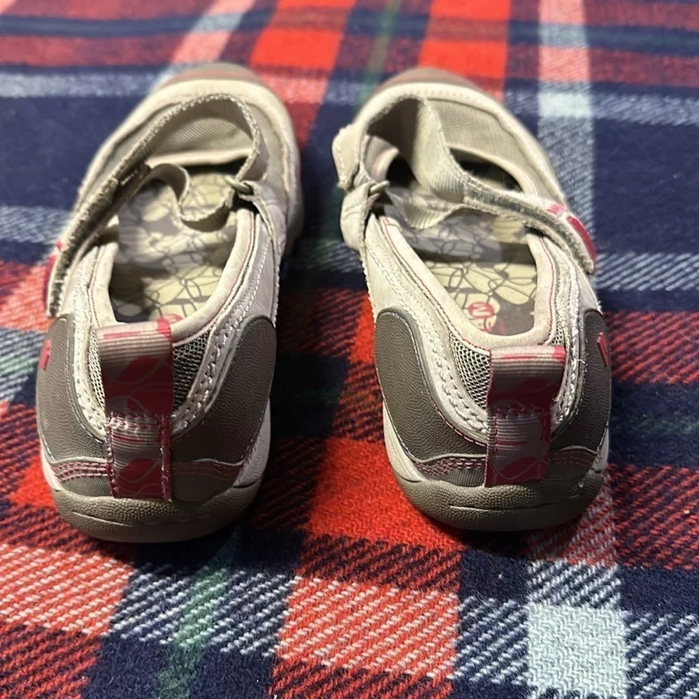 womens merrell slip ons mimosa sz 8. new